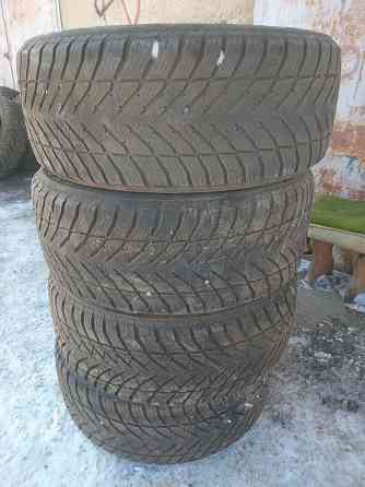 Продаю комплект зимней резины 255 55 18 Донецк