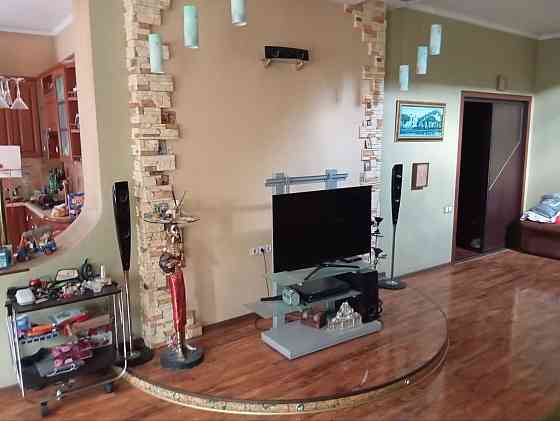 Продам шикарный 2-х этажный дом в Ленинском р-н ориентир рембыттехника Донецк