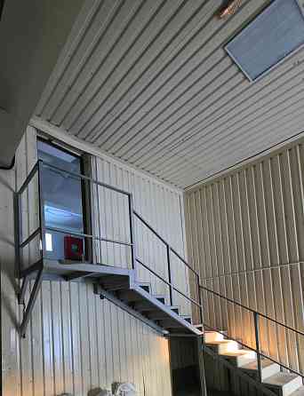 Капитальное строение +большая закрытая территория, ориентир п.Красная Звезда Макеевка