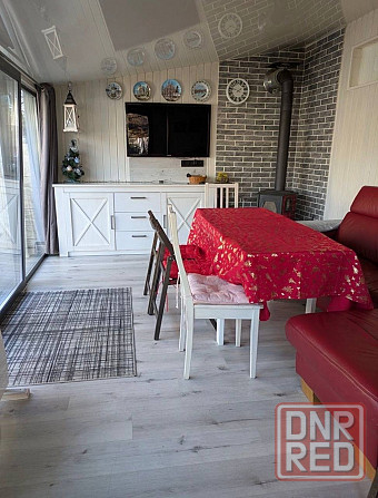 Сдам частный дом посуточно с баней, бассейном, джакузи. Ворошиловский район. Почти центр Донецк - изображение 1