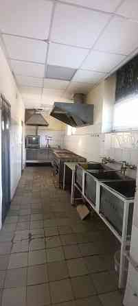 Сдам торговую площадь 130 м². Отдельный вход. Парковка. Первая линия, ул. Артёма. Центр. Донецк