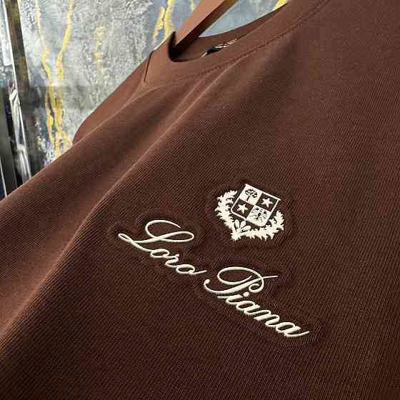 Мужская футболка от бренда LORO PIANА Донецк