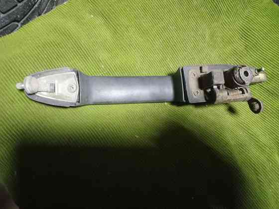 Продаю наружную ручку на водительскую дверь на ладу калина Донецк