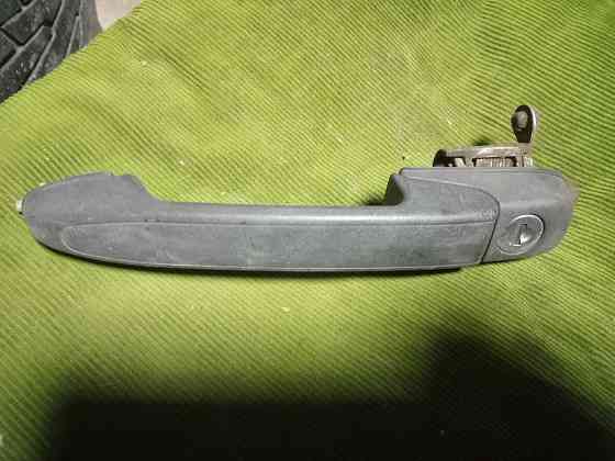 Продаю наружную ручку на водительскую дверь на ладу калина Донецк