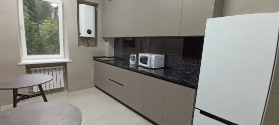Сдам в аренду офисы в Калининском районе от 100 м² до 1000 м². Отдельно стоящее здание. Новый Ремонт Донецк