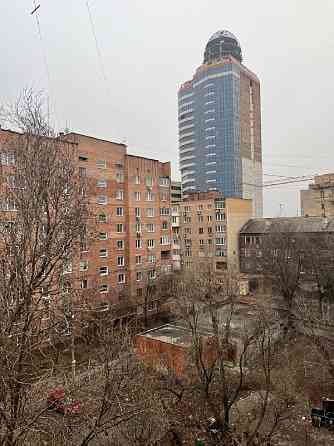 продается 4 к кв центр пл Ленина Донецк