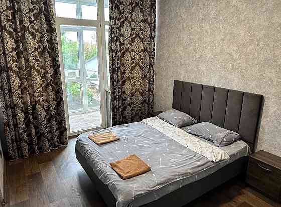 Сдаётся шикарный дом с баней, бильярдом посуточно для отдыха в центре. Киевский район Донецк