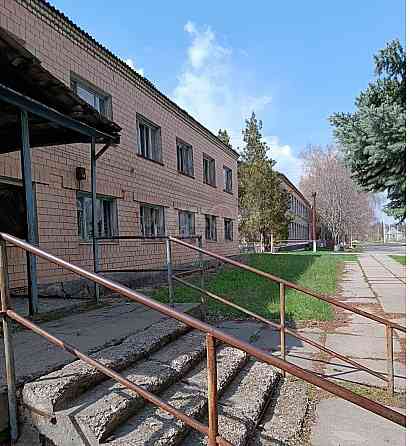 Продам 2-х этажное здание в Станице-Луганской пос Николаевка Луганск