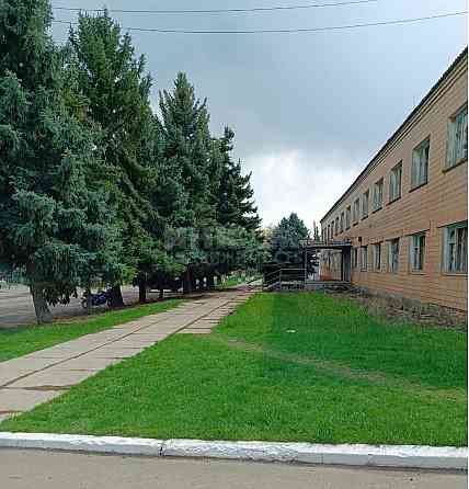 Продам 2-х этажное здание в Станице-Луганской пос Николаевка Луганск