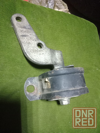 Продаю заднюю опору двигателя на 2110,2112 с кронштейном Донецк - изображение 2