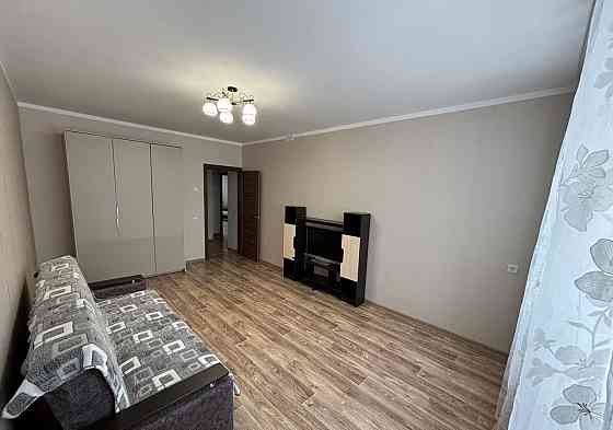 Сдаю трехкомнатную квартиру по ул. Калинина, Куйбышевский район, 75кв.м, 4 этаж. Донецк
