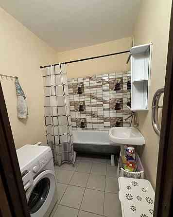 Сдаю трехкомнатную квартиру по ул. Калинина, Куйбышевский район, 75кв.м, 4 этаж. Донецк