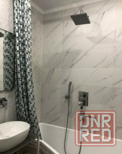 Сдаётся в Донецке двухкомнатная квартира в Калининском районе, ориентир Детская Областная больница. Донецк - изображение 2