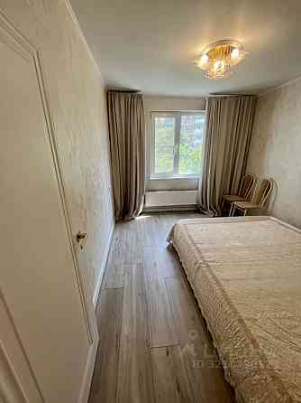 Сдается: 2-комнатная квартира Общая площадь 64 м² Кухня 14 м² Этаж: 4/5 Район: Калининский = Донецк