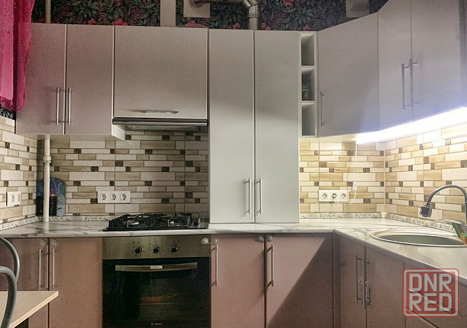 Срочная сдача двухкомнатной квартиры по адресу Калининский район, ул. Овнатаняна. Донецк - изображение 1