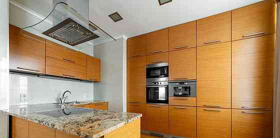 Сдаётся чистая уютная 4-комнатная квартира в Ленинском районе, улица Речная. Донецк