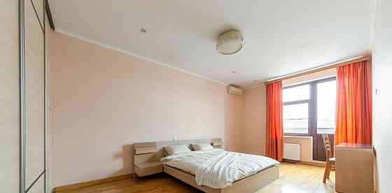 Сдаётся чистая уютная 4-комнатная квартира в Ленинском районе, улица Речная. Донецк