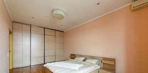 Сдаётся чистая уютная 4-комнатная квартира в Ленинском районе, улица Речная. Донецк