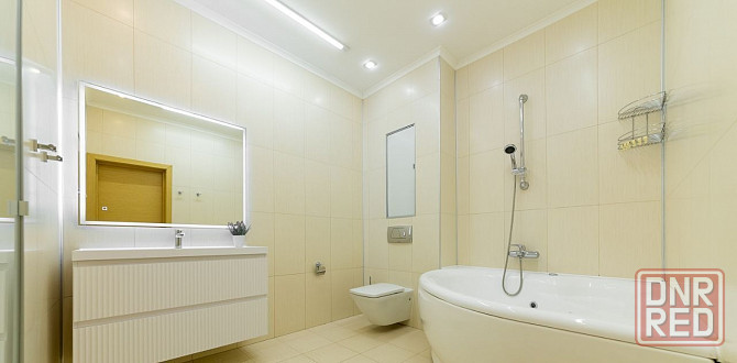 Сдаётся чистая уютная 4-комнатная квартира в Ленинском районе, улица Речная. Донецк - изображение 9