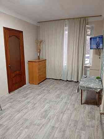 Сдаю двухкомнатную квартиру со свежим ремонтом в Донецке. Расположена в Ворошиловском районе Донецк