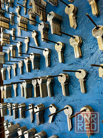 Изготовление ключей Торез Торез - изображение 1