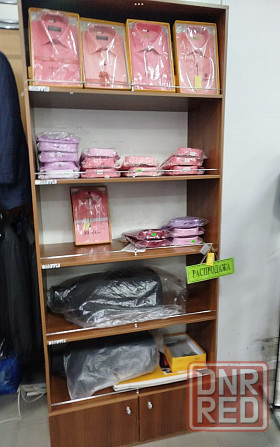 Продам шкаф (торговый), находится в ЦУМе Донецк - изображение 1