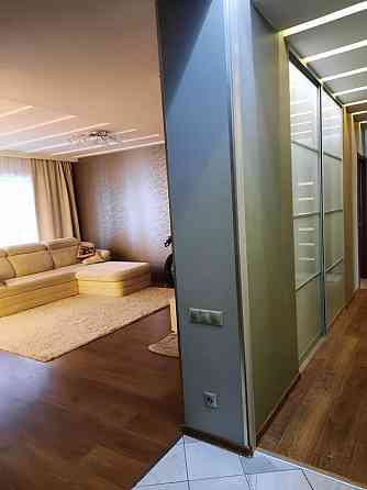 Сдаётся крупногабаритная квартира-студия.Возле Перинатального центра. Донецк