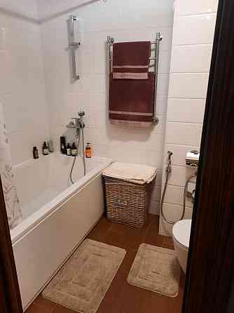 Сдаётся крупногабаритная квартира-студия.Возле Перинатального центра. Донецк