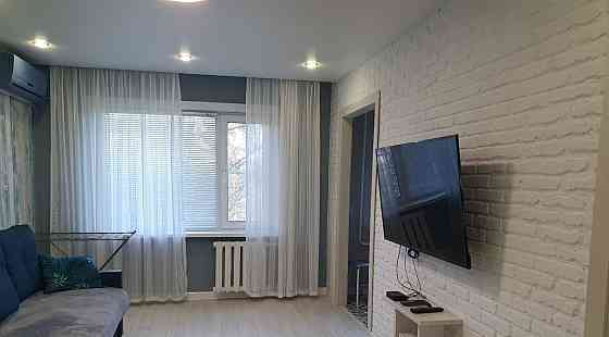 Сдается шикарная трехкомнатная квартира на бул. Пушкина, 60кв.м, 3 этаж! Донецк