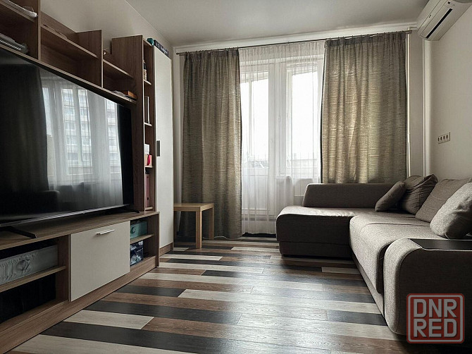 Сдаётся однокомнатная квартира в Калининском районе по проспекту Ильича (ориентир Мед. институт). Донецк - изображение 1