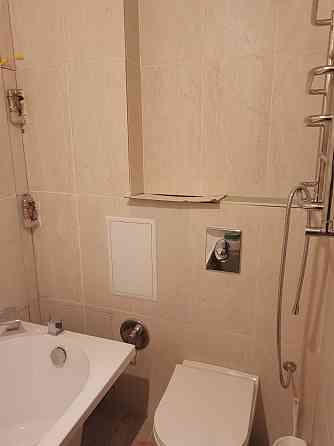 продается 2 к. кв. в Калининском р-не (ор-р Калининский рынок). Донецк