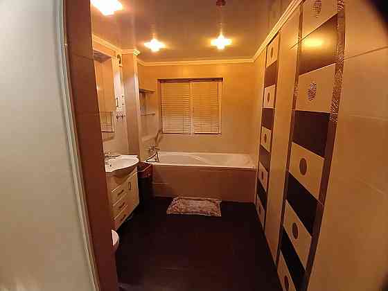 4х.комн.кв.Ворошиловский р-н бул.Школьный Донецк