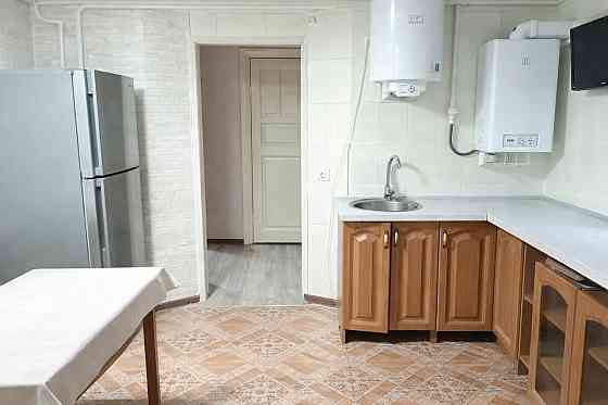 Продается трехкомнатная квартира в Ильичевском районе Мариуполь