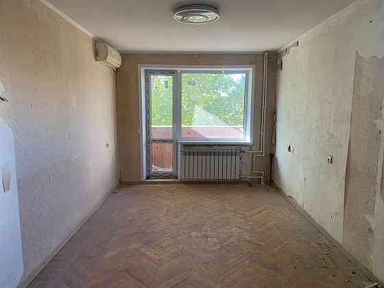 Продам 3 комн. крупногабаритную квартиру. Мариуполь