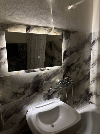 Сдам просторную 1комнатную квартиру на длительный срок. Донецк