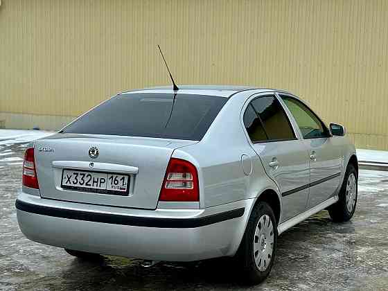 Шкода Октавия Тур 1.6 бензин механика 2006 год Донецк