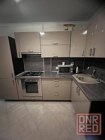 Сдаётся 1-комнатная квартира в Ворошиловском районе, недалеко от Грин плазы Донецк - изображение 1