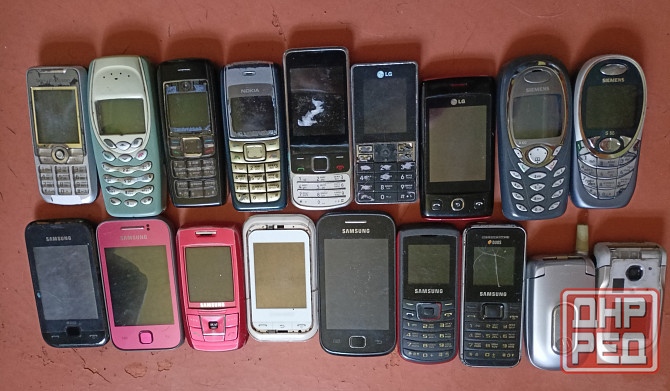 Телефоны кнопочные,по 300 р Макеевка - изображение 1