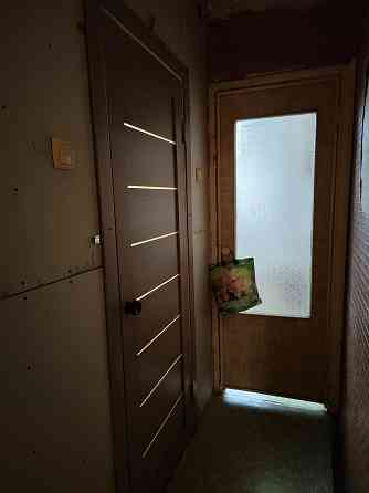 продается 2 комн. кв в центре, р-н автовокзала Харцызск