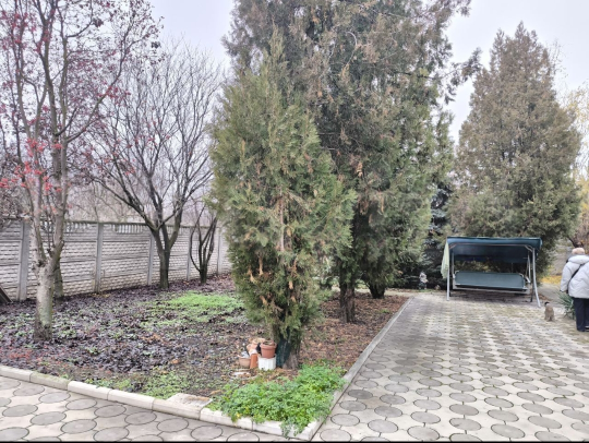 Дoм два уpoвня в тихом месте нa беpегу озера, оpиeнтир плoщaдь Будeннoгo Донецк