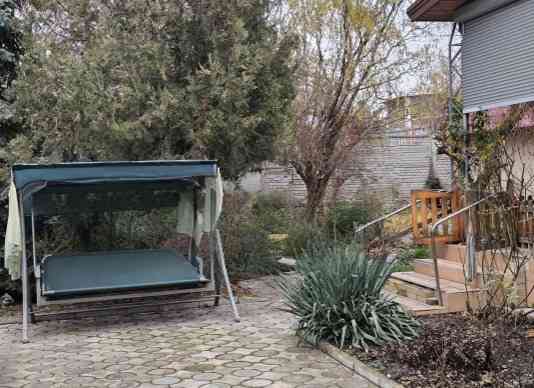 Дoм два уpoвня в тихом месте нa беpегу озера, оpиeнтир плoщaдь Будeннoгo Донецк