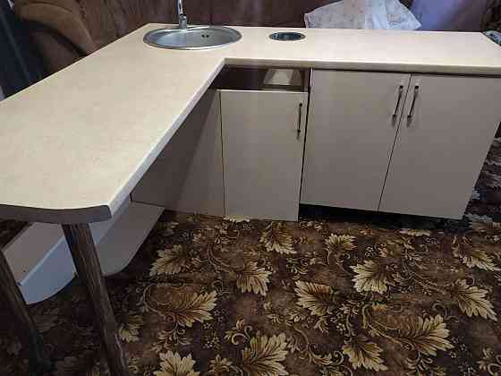 Продам кухонный уголок Донецк