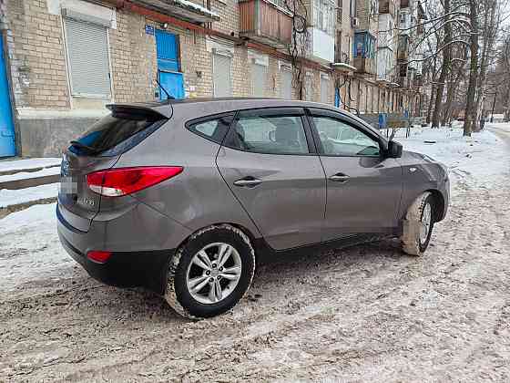 Hyundai ix35 2012г. Автомат. Мотор 2л бензин работает тихо. Пробег 120 т.км. Сенсорный планшет 35к Донецк