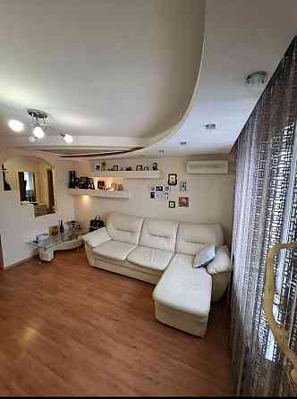 Продам отличную 3х ком на Цирке с ремонтом и накопителем Донецк