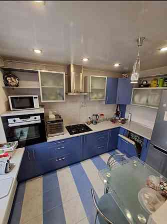 Продам отличную 3х ком на Цирке с ремонтом и накопителем Донецк