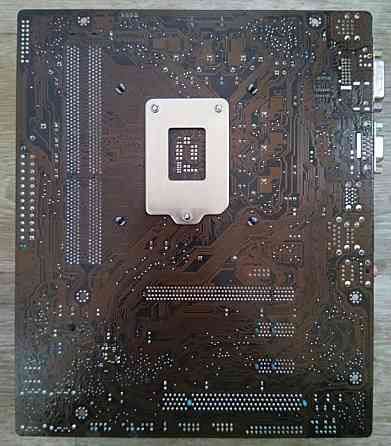 Asus P8H61-M LE Socket 1155 + DDR3 4+2Gb 1333MHz + Intel Core i3-2100 3.1 GHz + кулер - комплект Донецк