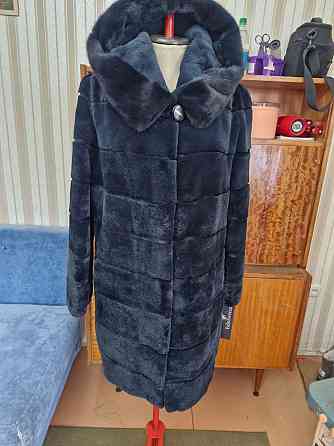 р.48-50 Новая шубка из меха бобрика с капюшоном Макеевка