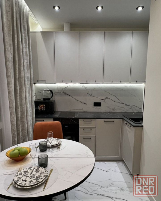 Сдаю однокомнатную квартиру 38.0 м² этаж 2/4 город Донецк, Ворошиловский район, бульвар Пушкина Донецк - изображение 4