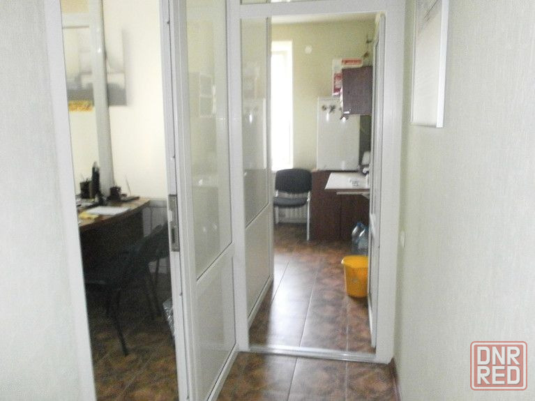 Продается офисное помещение 50 м², Калининский р-н, рынок Мотодром Донецк - изображение 2