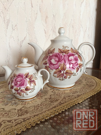 винтажный чайный набор из двух чайников, фарфор Донецк - изображение 1